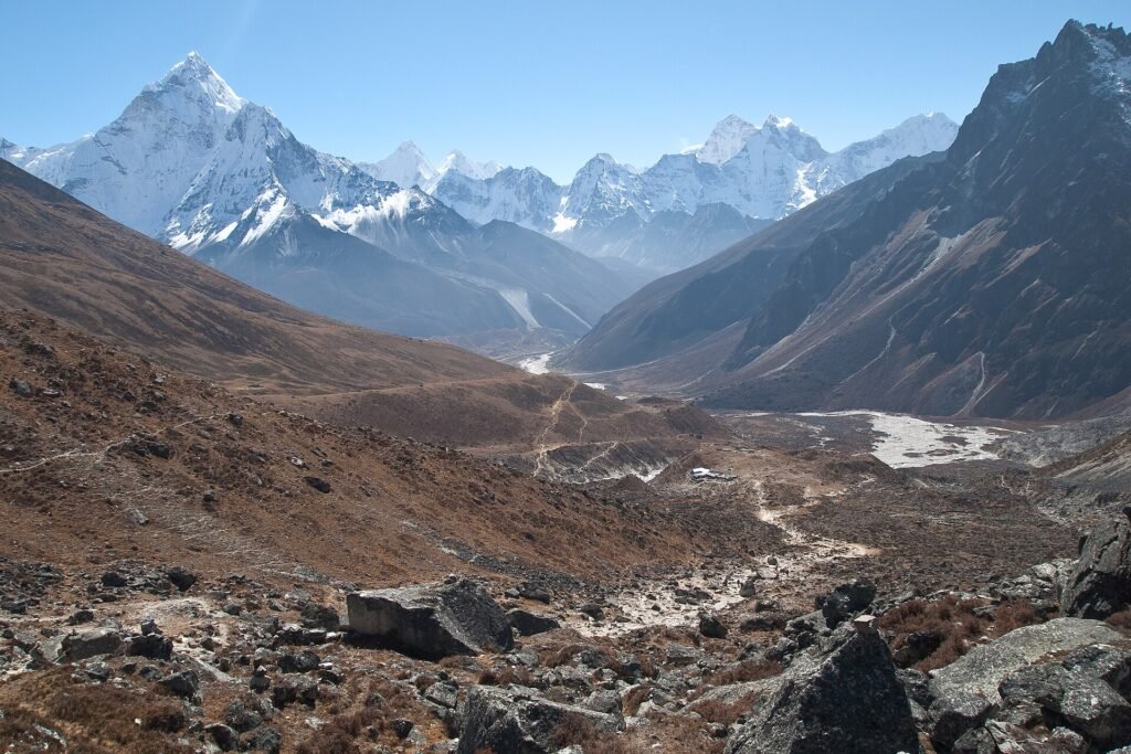 Nepal collects Rs 238.5 million in royalties from autumn mountain expeditions